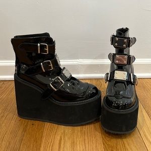 Demonia Swing-105 - Size 11